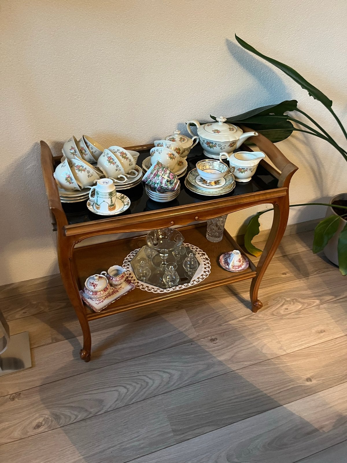 Antieke theewagen met theeservies, Antiek en Kunst, Ophalen of Verzenden