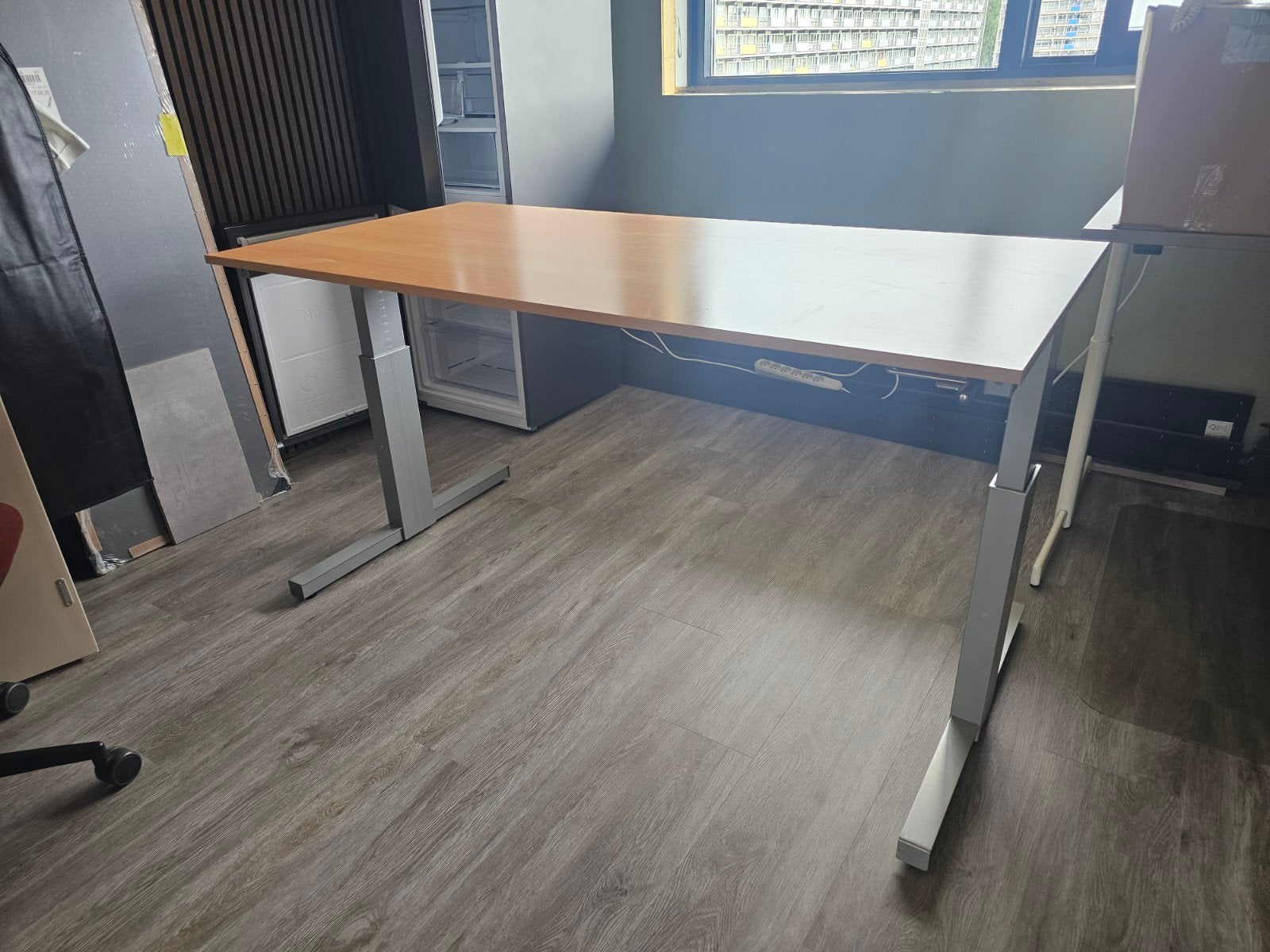 In hoogte verstelbaar kantoor bureau - 80x160cm, Ophalen