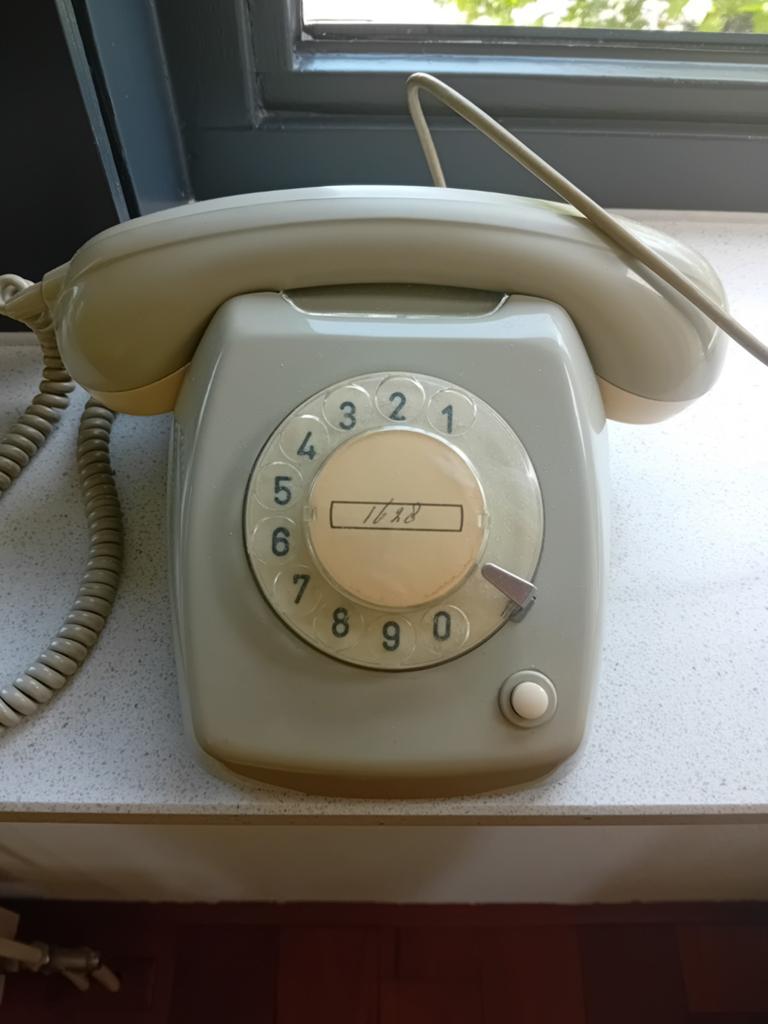 Vintage Telefoon met Draaischijf - Jaren '70, Telecommunicatie, Vaste telefoons | Niet Draadloos, Ophalen of Verzenden, Gebruikt