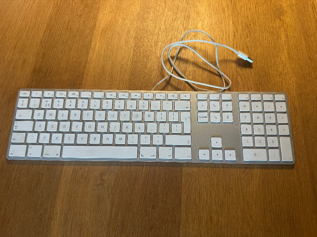 Numeriek toetsenbord Apple, bedraad, Computers en Software, Gebruikt, Ophalen of Verzenden, Qwerty, Apple