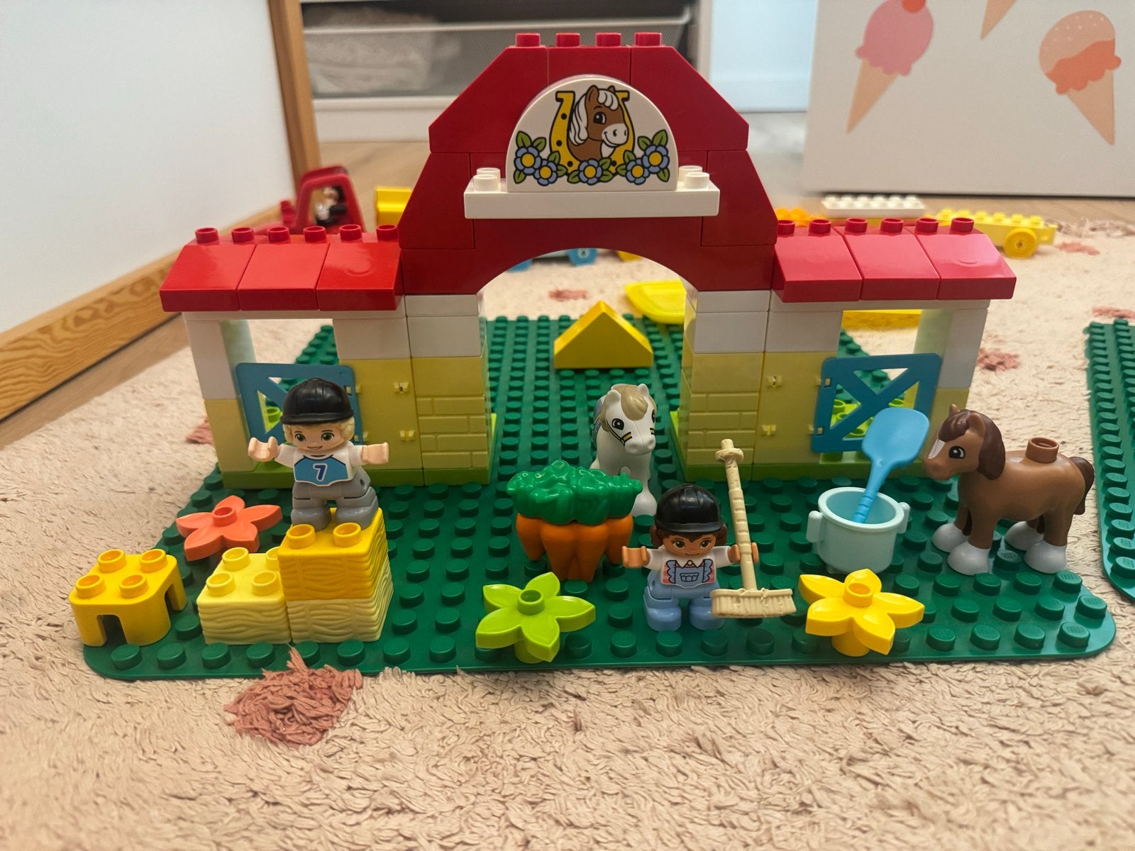 LEGO Duplo Paardenstal met figuren en accessoires, Ophalen of Verzenden, Zo goed als nieuw, Overige merken