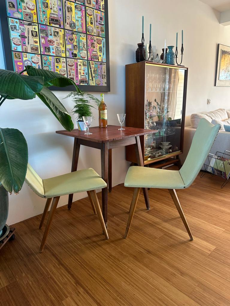 Midcentury moderne keukentafel met 2 vintage stoelen, Ophalen of Verzenden