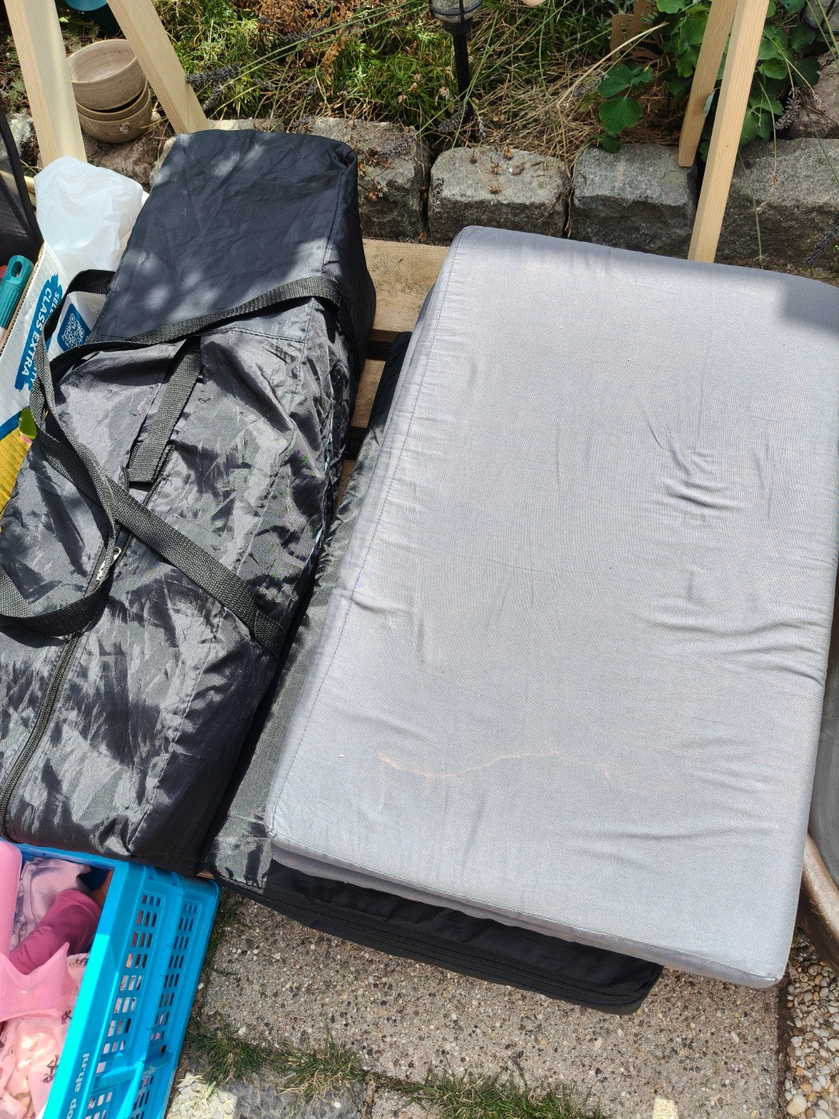 Campingbedje met matras, Ophalen, Gebruikt