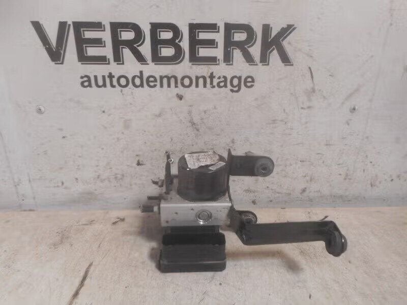 ABS POMP Ford Focus C-Max (01-2003/03-2007) (3m51-2m110-ja), Gebruikt, Ophalen of Verzenden, Henry-Ford-Straße 1 50735 Köln, DE
