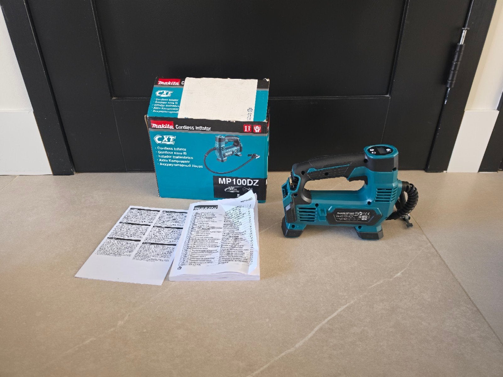 Nieuwe Makita MP100DZ Accu Compressor - Draadloze Inflator, Ophalen of Verzenden