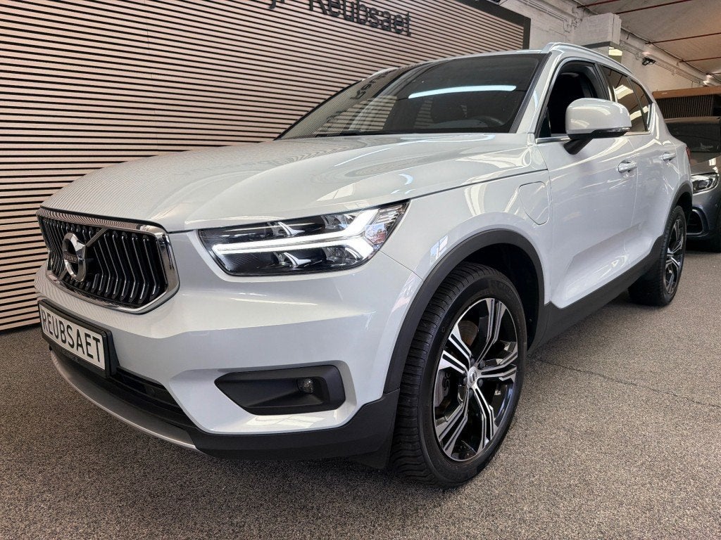 Volvo XC40 1.5 T5Plug In Hybrid Inscription Leder Carplay Cr, Automaat, Gebruikt, 179 pk, Wit