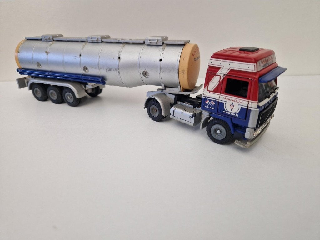 Tekno Volvo F12 A. v.d. Wouw opknapper, loop/sloop, Ophalen of Verzenden, Gebruikt, Bus of Vrachtwagen, Tekno