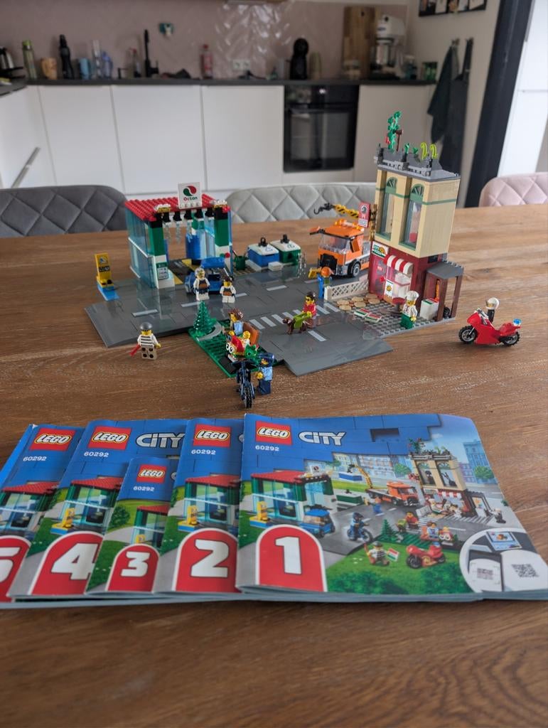 Lego City 60292 stadscentrum, Ophalen of Verzenden, Zo goed als nieuw