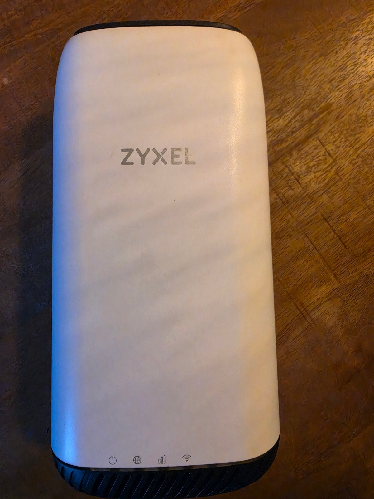 Zyxel NR5101 5G Modem & Poynting 5G Buitenantenne, Computers en Software, Ophalen of Verzenden, Gebruikt, Router met modem, Zyxel en Poynting