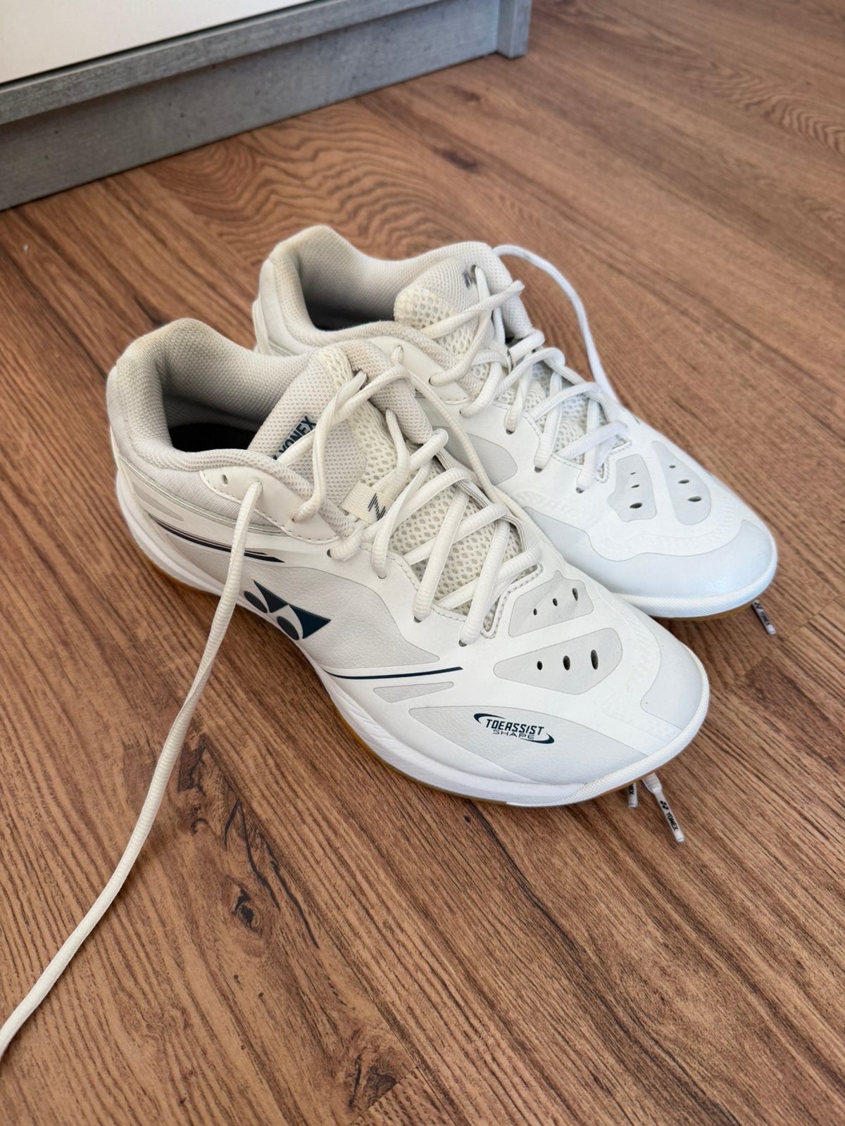 Yonex 65z4 lady 39.5, Sport en Fitness, Ophalen of Verzenden, Gebruikt, Schoenen
