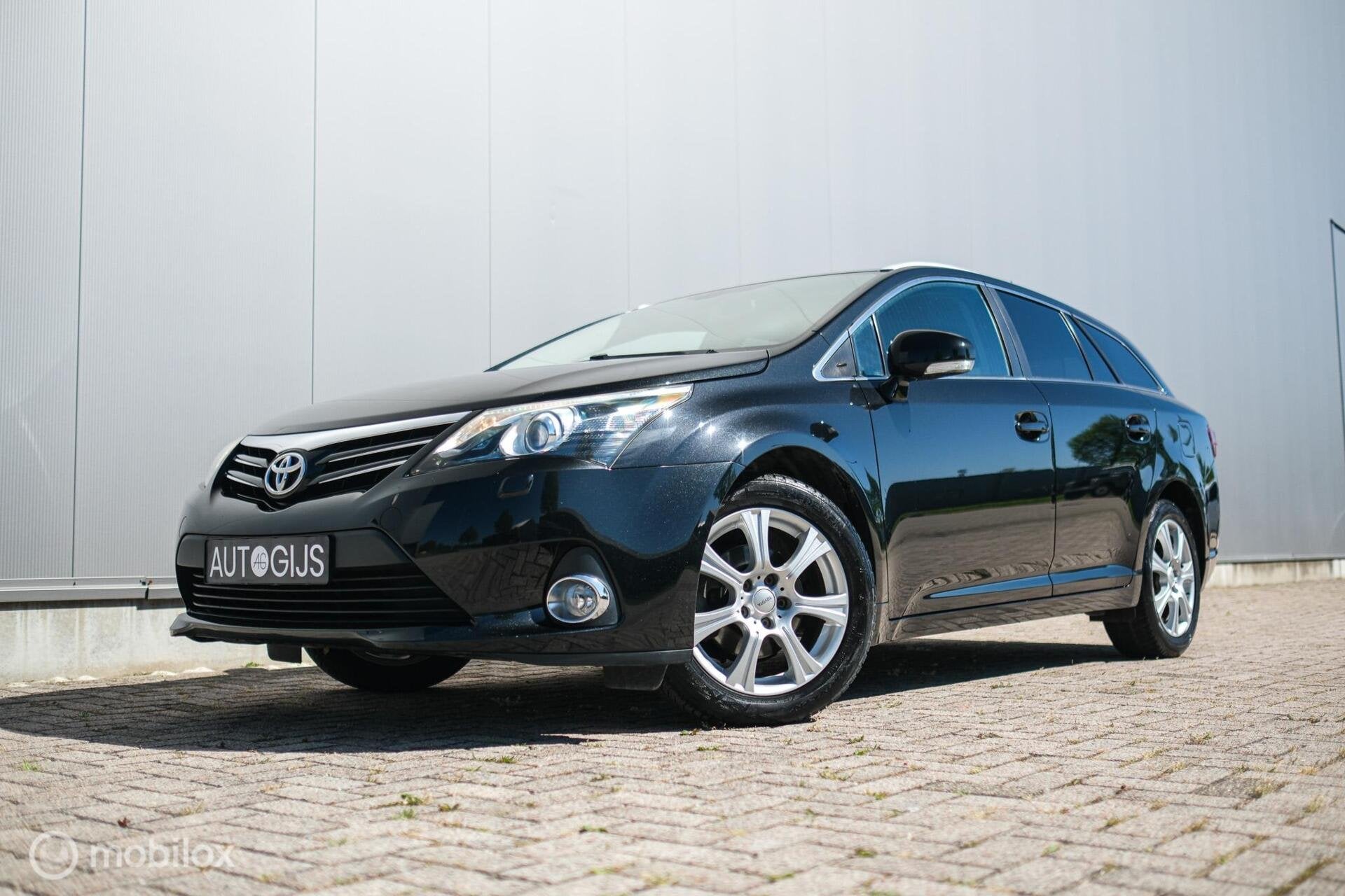 Toyota Avensis 1.8 VVTi Business | Camera | Trekhaak | Leder, Voorwielaandrijving, Euro 5, 15 km/l, Zwart