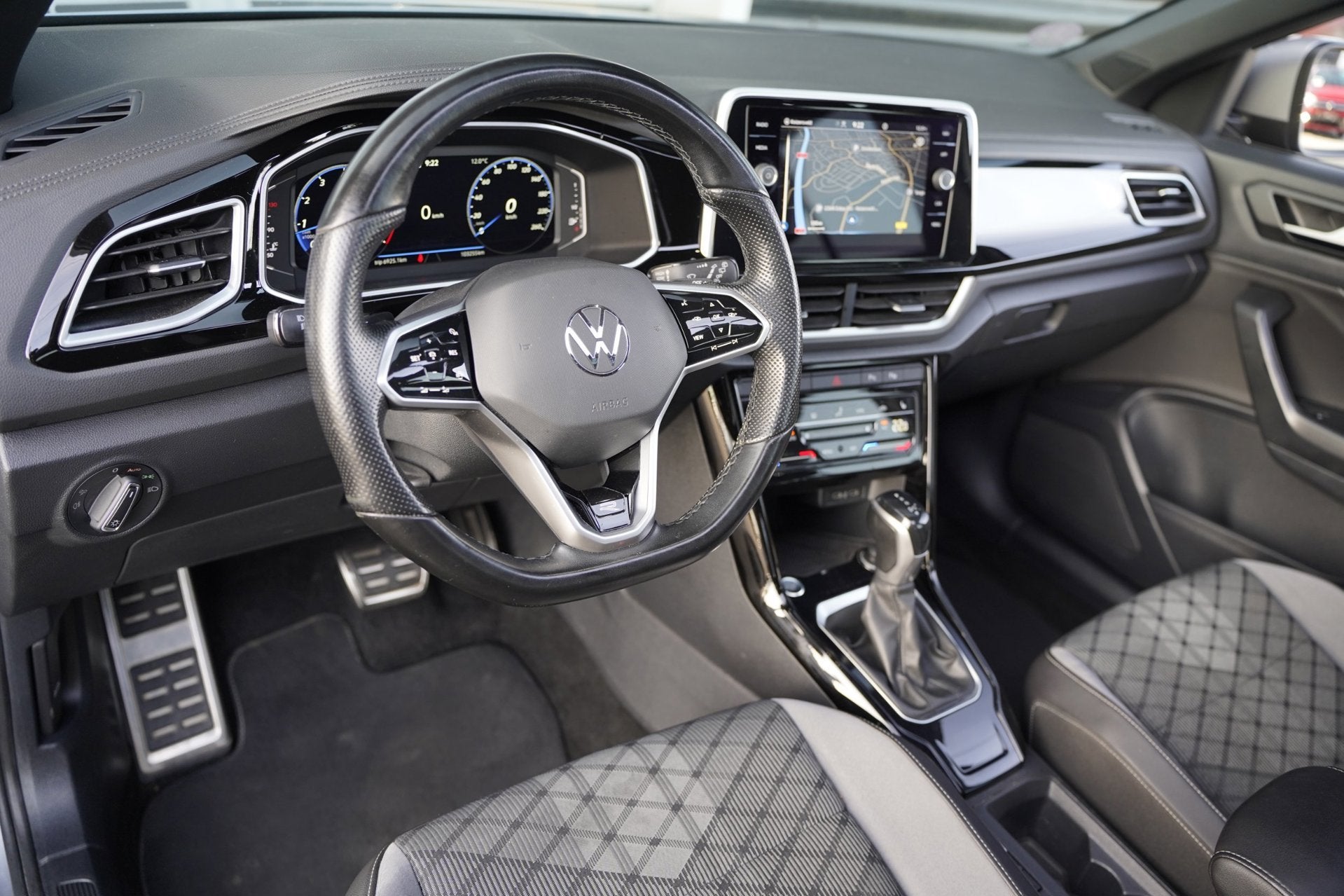 Volkswagen T-Roc 1.5 TSI R-Line DSG Pano Navi Virtual Led Ca, Dealer onderhouden, 4 cilinders, 150 pk, Alcantara