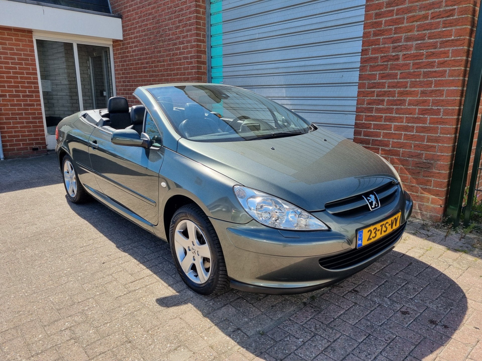 Peugeot 307 CC 2.0-16V Cabrio Clima! Leder! Bj:2004, Auto's, Peugeot, Voorwielaandrijving, Gebruikt, 4 cilinders, Cabriolet
