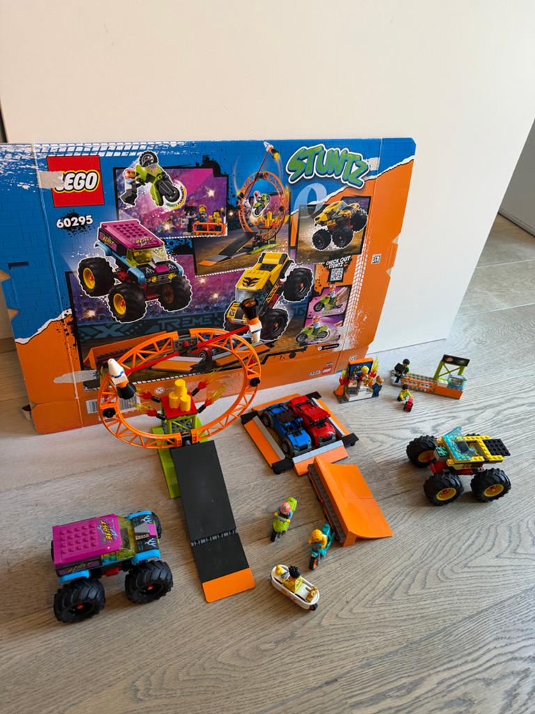 Lego City Stuntz 60295 Stuntshow Arena met doos en boekjes, Lego, Ophalen of Verzenden, Compleet, Complete set