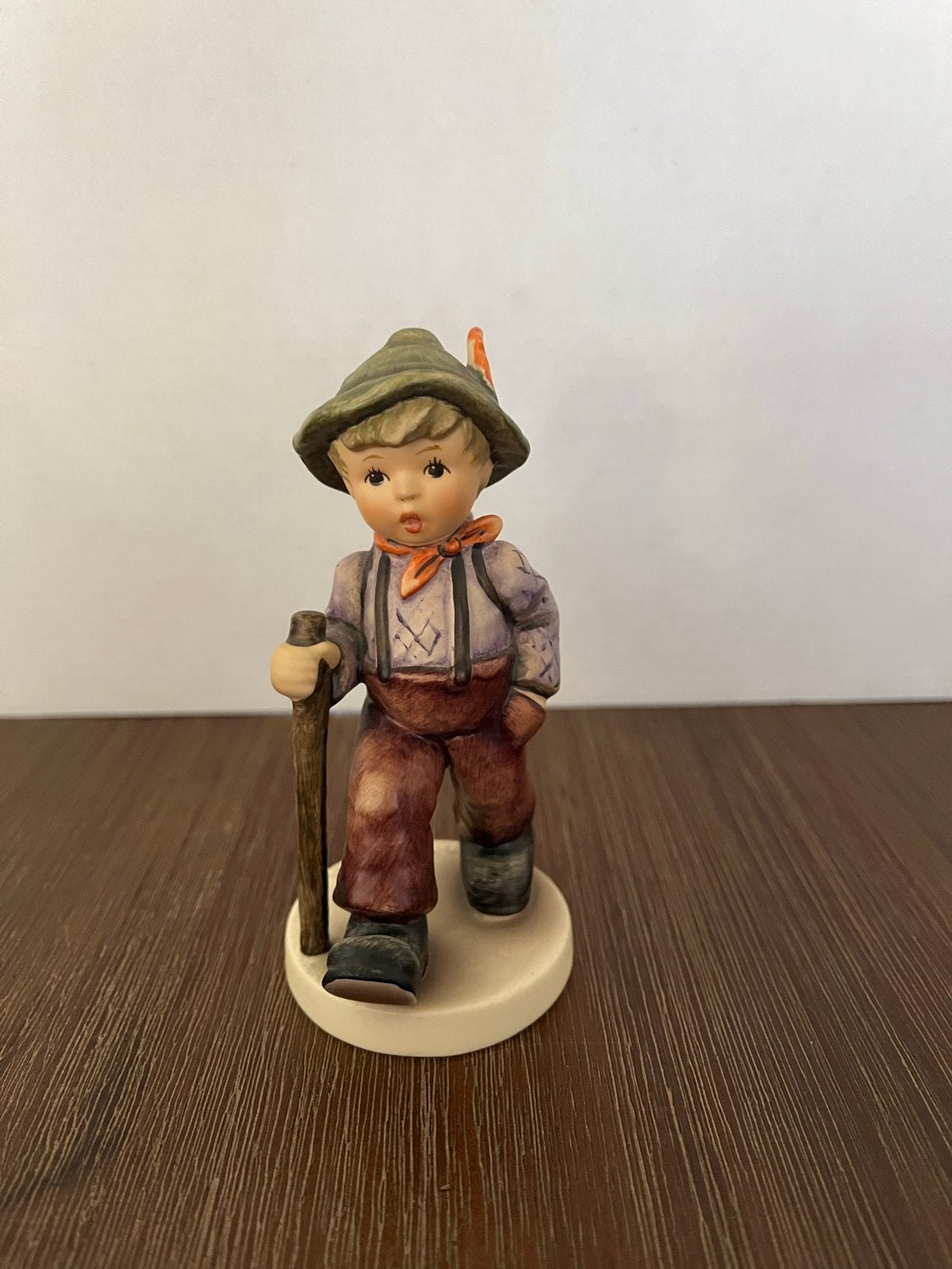 Hummel beeldje Opa's Jongen - Goebel - Vintage Porselein, Verzamelen, Ophalen, Zo goed als nieuw, Hummel
