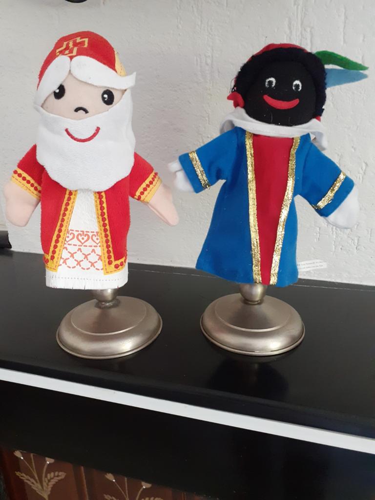 Sinterklaas en zwarte Piet handpoppen, Ophalen of Verzenden, Zo goed als nieuw, Pop