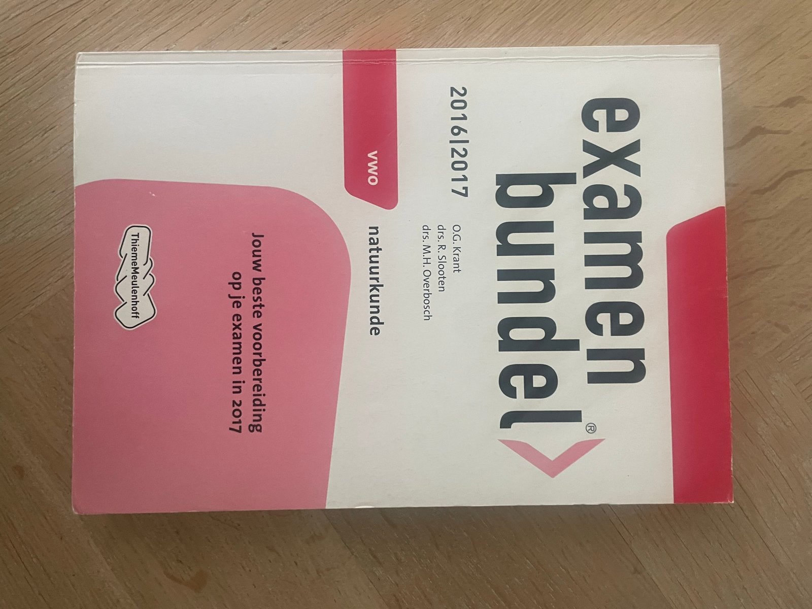 Examenbundel Natuurkunde VWO 2016/2017, Ophalen of Verzenden, Gelezen, VWO, Natuurkunde