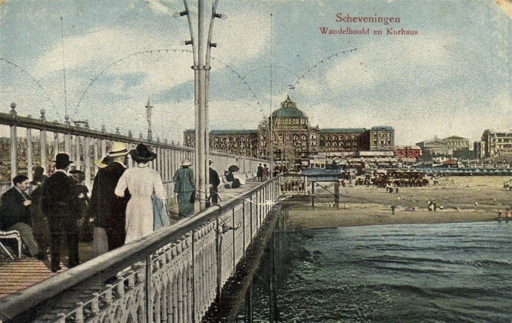 Scheveningen, Wandelhoofd en Kurhaus - B-keus - 1920 gelopen, Ophalen of Verzenden, 1920 tot 1940, Gelopen, Zuid-Holland