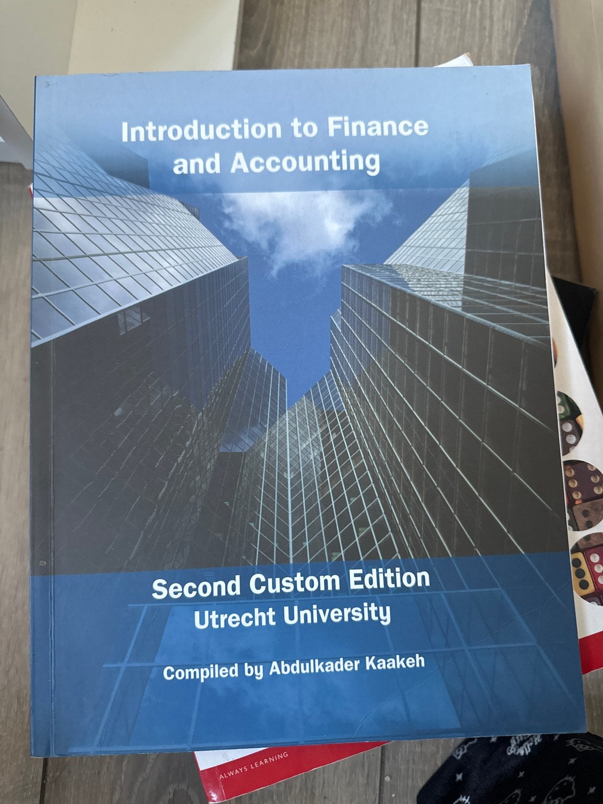Introduction to Finance and Accounting - Utrecht University, Ophalen, Gamma, Zo goed als nieuw, WO
