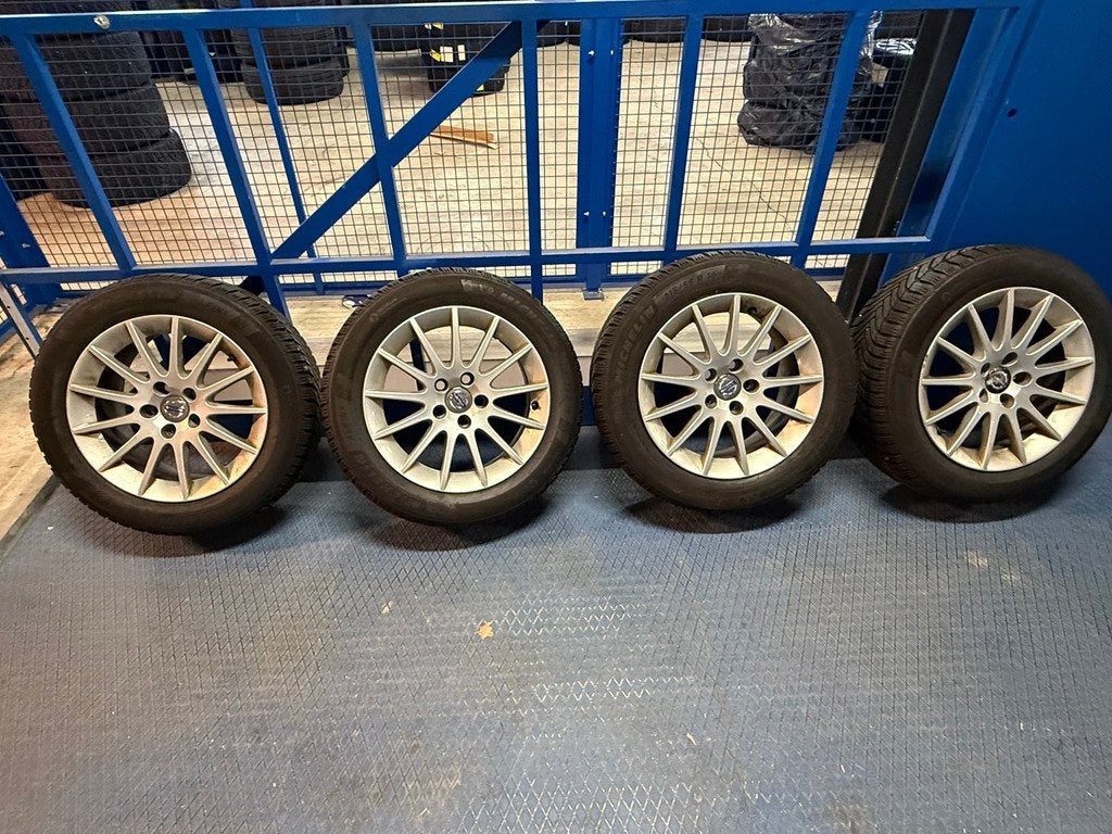 16'' - C70 - Michelin Alpin 6 - 215/55 R16