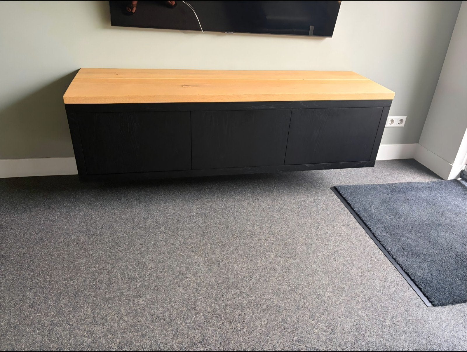 Zwevend TV-meubel met eikenhouten blad, Huis en Inrichting, Ophalen, Eikenhout, 150 tot 200 cm, Zo goed als nieuw