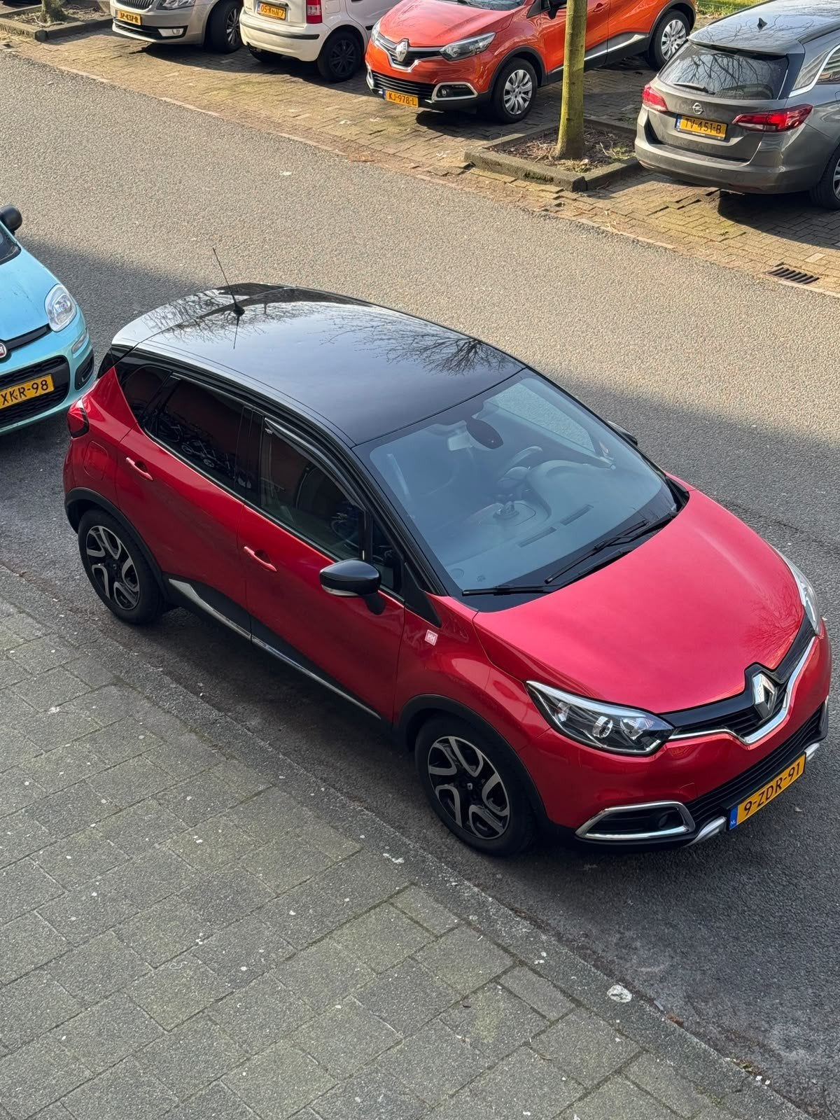 Renault Captur 1.2 TCE 120 EDC 2015 Rood, Auto's, 625 kg, 4 cilinders, Origineel Nederlands, 1200 kg