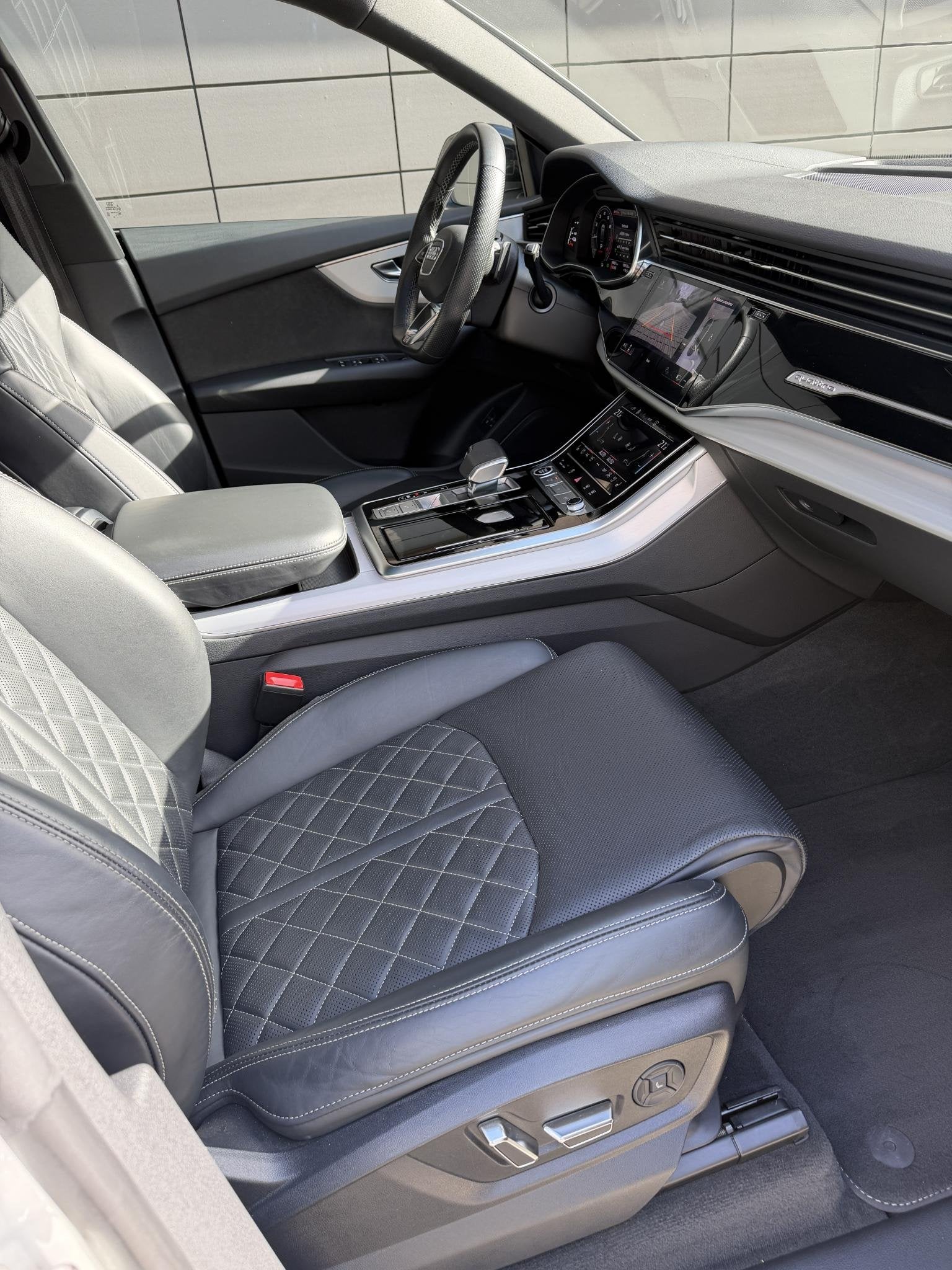 Audi Q8 60 TFSI e quattro Pro Line S Competition Panorama, Auto's, Automaat, Gebruikt, 2995 cc, 462 pk
