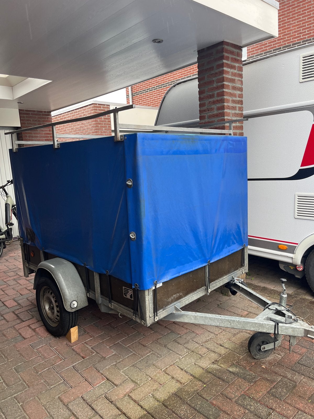 Stallingplek gezocht voor aanhanger met huif en imperiaal