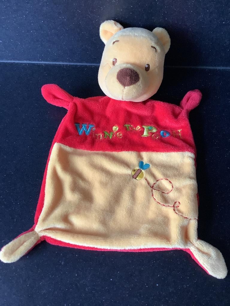 Winnie de Poeh knuffeldoekje lapje rood geel bij bijtje 5,-, Ophalen of Verzenden, Zo goed als nieuw, Overige typen