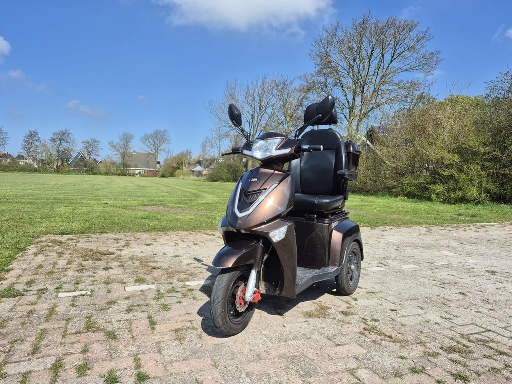 Scootmobiel,  IVA Z1000 . Ziet er keurig uit, Fietsen en Brommers, Ophalen, Zo goed als nieuw