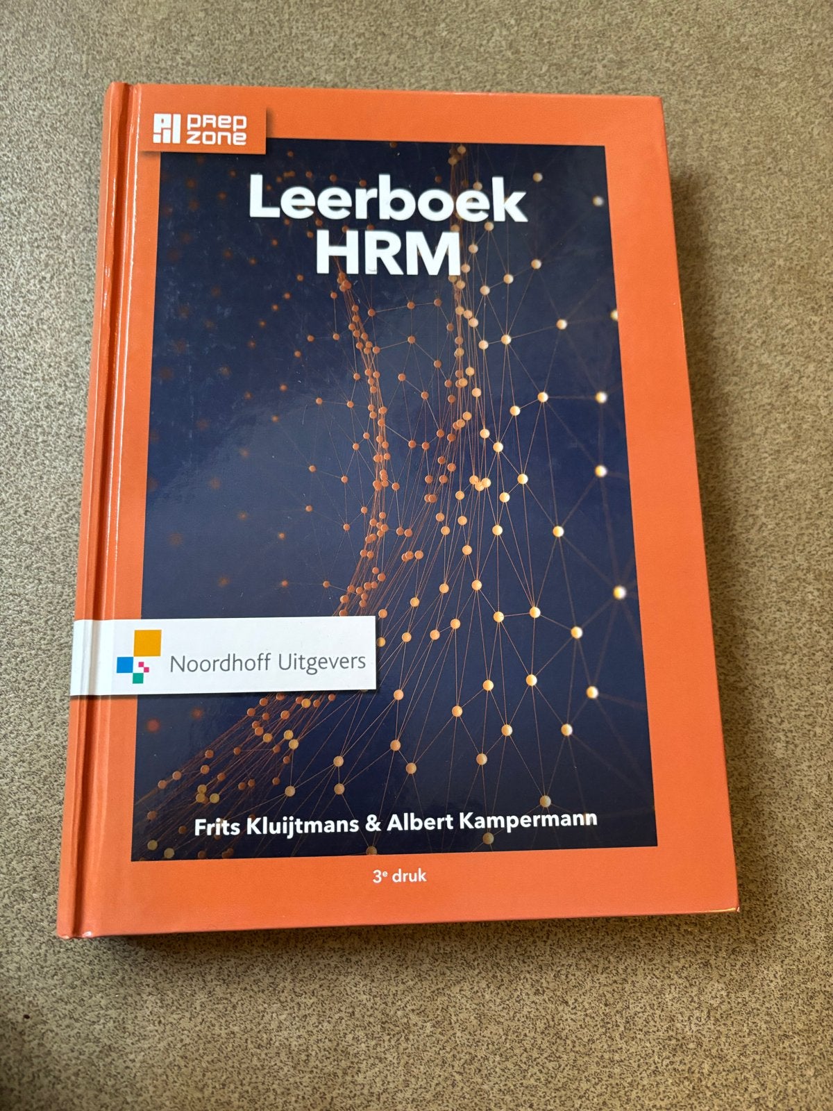 Leerboek HRM - 3e druk - Frits Kluijtmans & Albert Kamperman, Boeken, Ophalen of Verzenden, Gelezen, Overige niveaus, Overige vakken