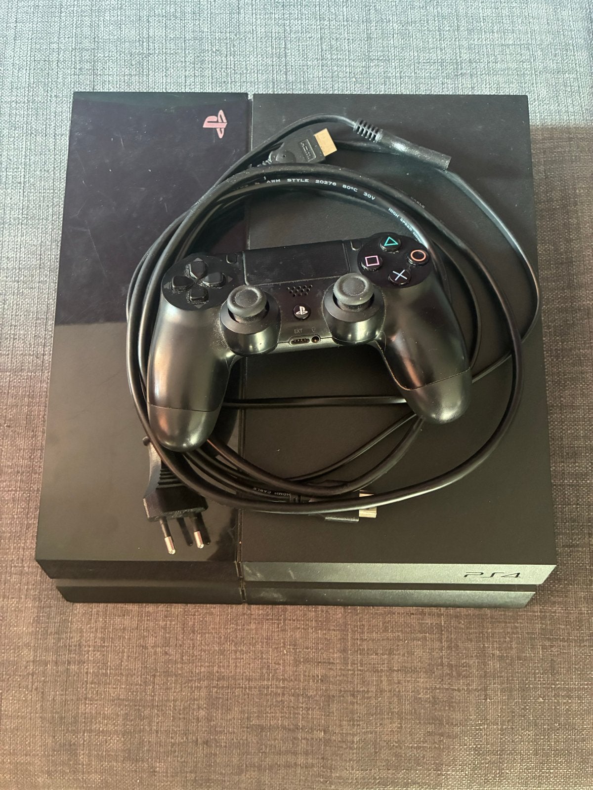 PlayStation 4 met 1 controller en kabels, Spelcomputers en Games, Ophalen, Met 1 controller, Original, 500 GB