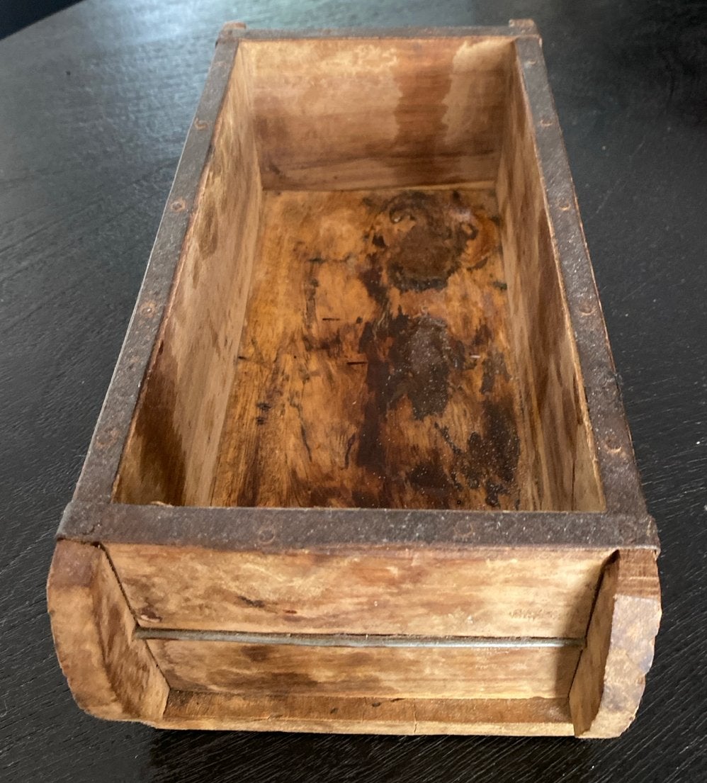Oude houten bak ( steenmal )voor bv azijn, olie of decoratie, Ophalen of Verzenden