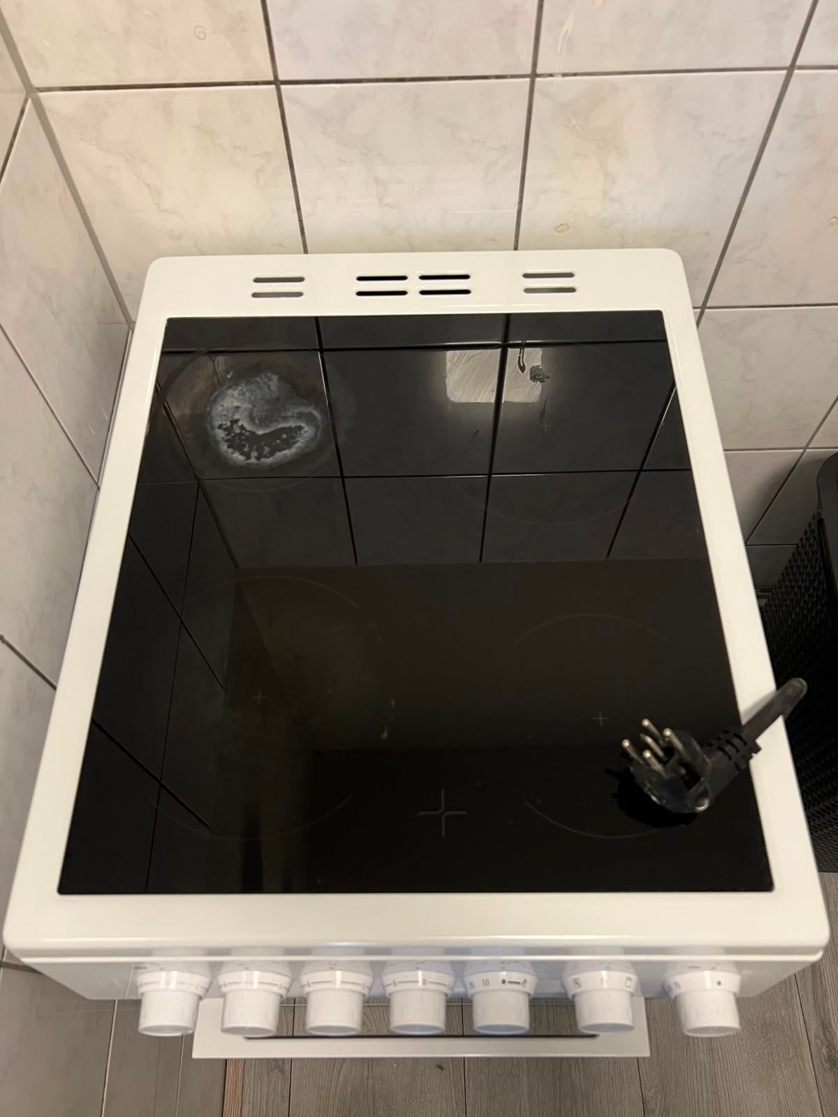 Beko FSM57100GW Keramisch Fornuis 50 cm - Zo goed als nieuw, Ophalen, Keramisch, Grill, 4 kookzones