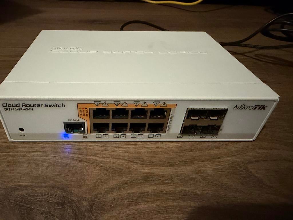 Mikrotik CRS112-8P-4S-IN, Ophalen of Verzenden, Zo goed als nieuw