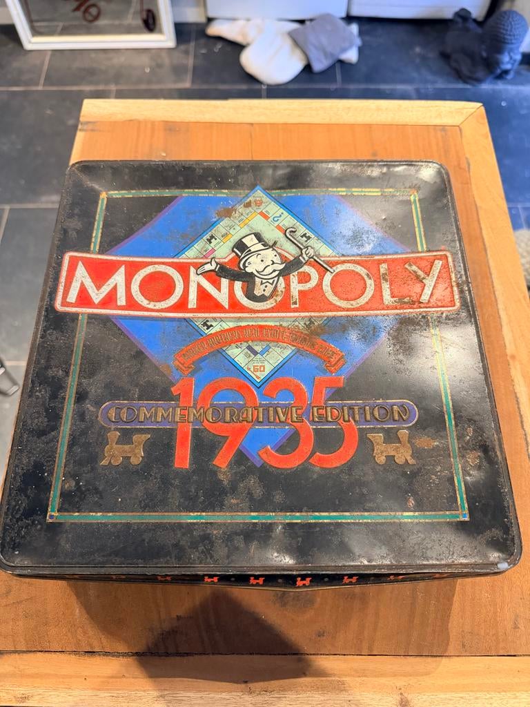 Monopoly Commemorative Edition 1935 in blikken doos, Hobby en Vrije tijd, Gezelschapsspellen | Bordspellen, Gebruikt, Drie of vier spelers
