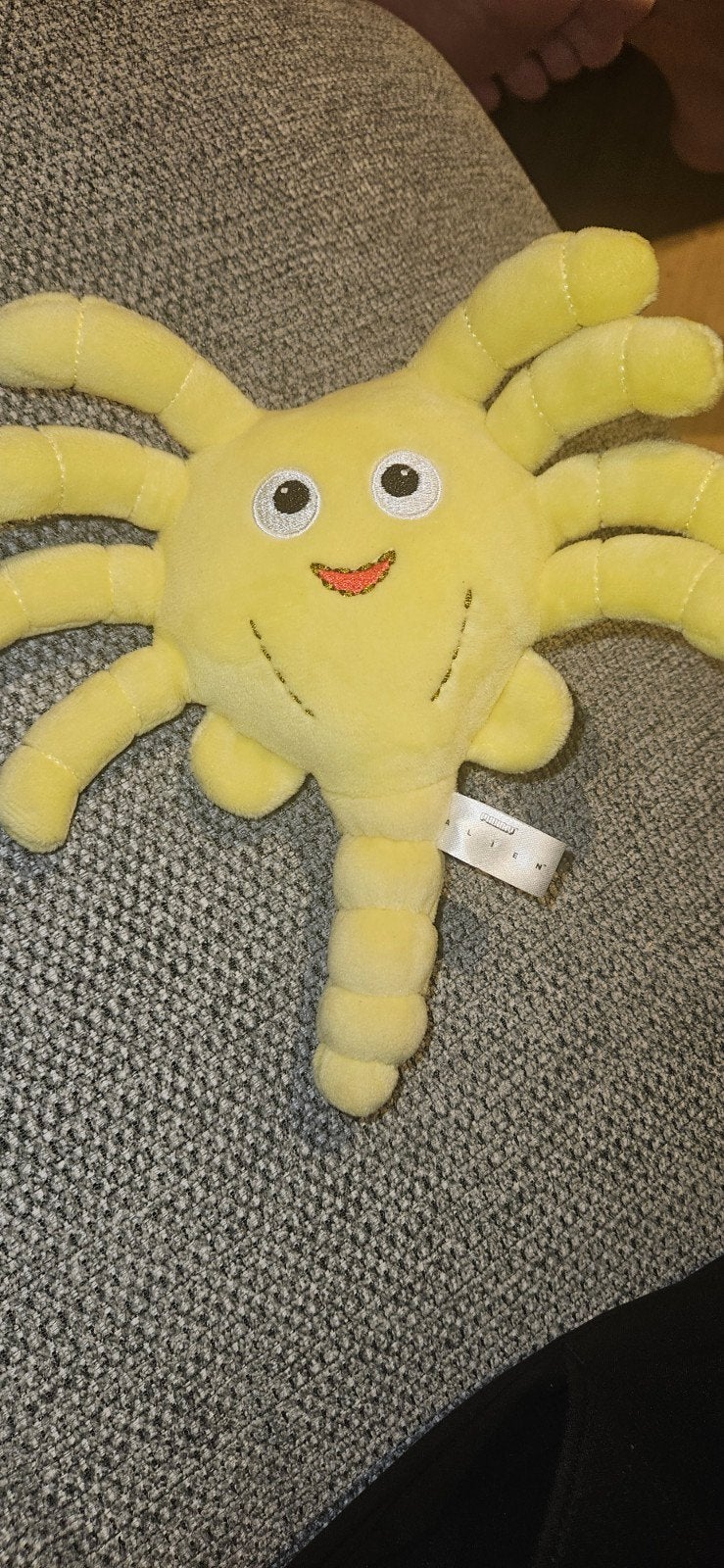 Gele Alien Facehugger Knuffel - Zacht en Uniek, Overige merken, Overige typen, Ophalen of Verzenden, Middelgroot (20 tot 80 cm)