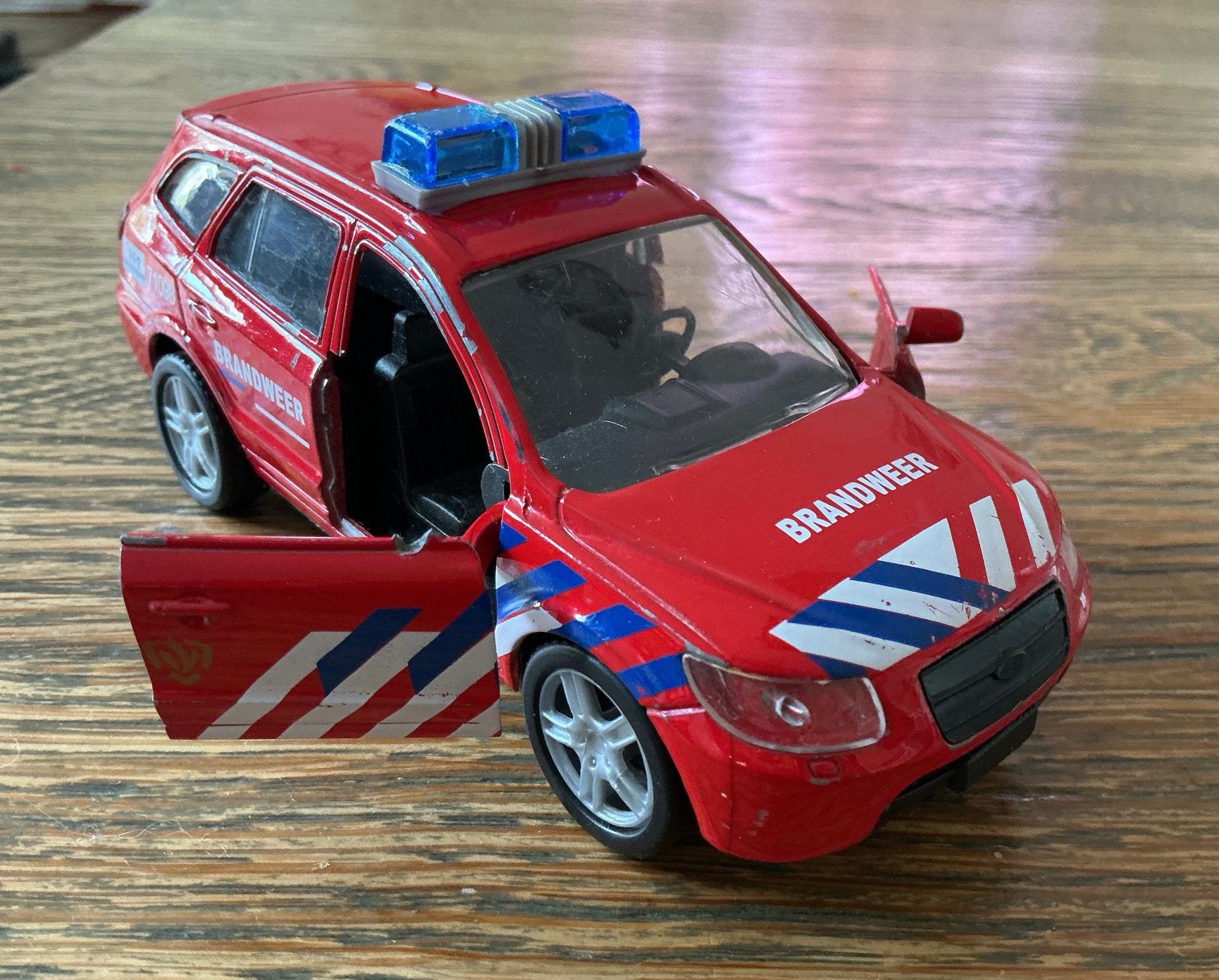 Grote Brandweerwagen met sirene en verlichting 2,75 euro, Ophalen, Gebruikt, Auto