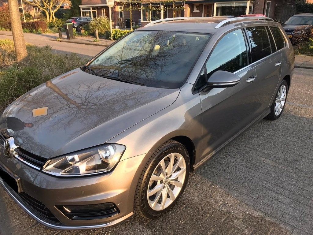 Volkswagen Golf 1.6 TDI R-Line 110PK Var. Aut7 2016 Grijs, Dealer onderhouden, 4 cilinders, 700 kg, Origineel Nederlands