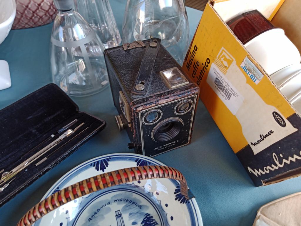 Brocante.antiek spullen voor markt, Ophalen