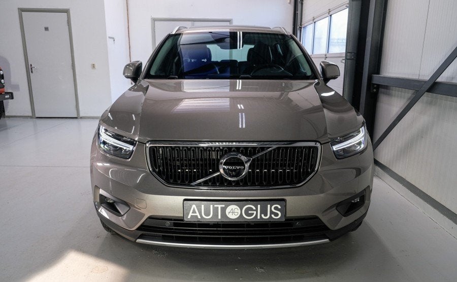 Volvo XC40 T5 262 PK | 360 Camera | Panoramadak | Trekhaak, Auto's, 1800 kg, Zwart, 179 pk, 3 cilinders