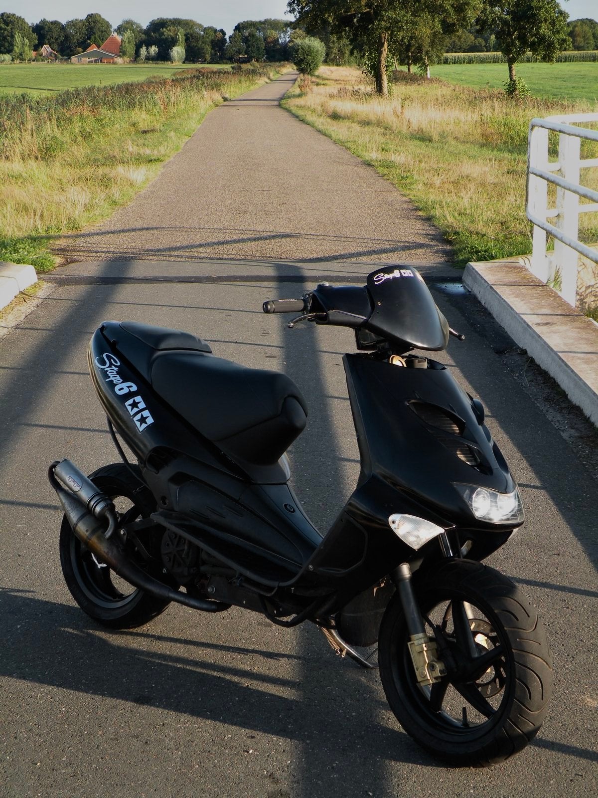 Aprilla sr 50 (70cc), Fietsen en Brommers, Ophalen, Zo goed als nieuw, Benzine, Zip