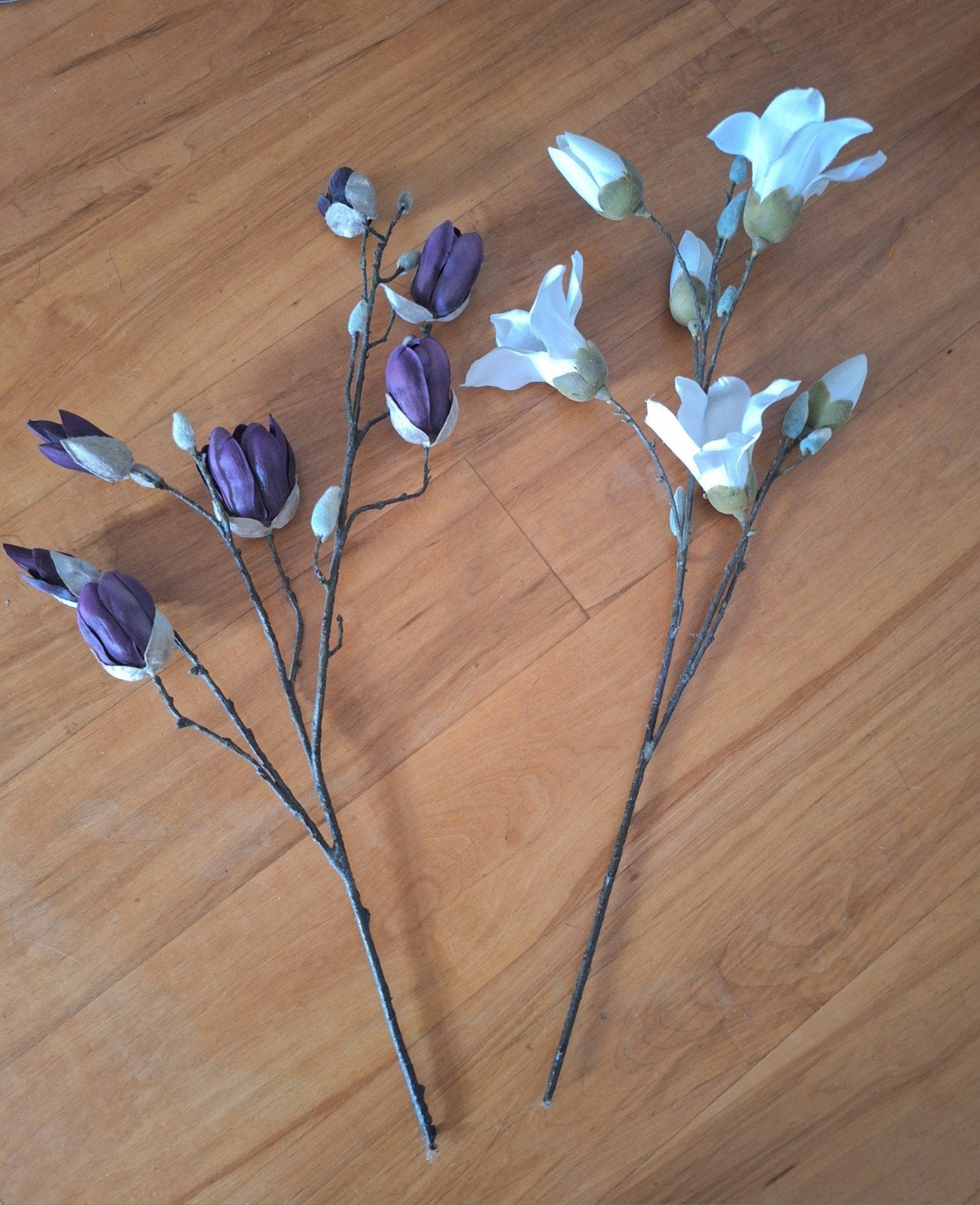 Twee takken kunstbloemen wit en paars, Binnen, 74 cm, Nieuw, Ophalen of Verzenden