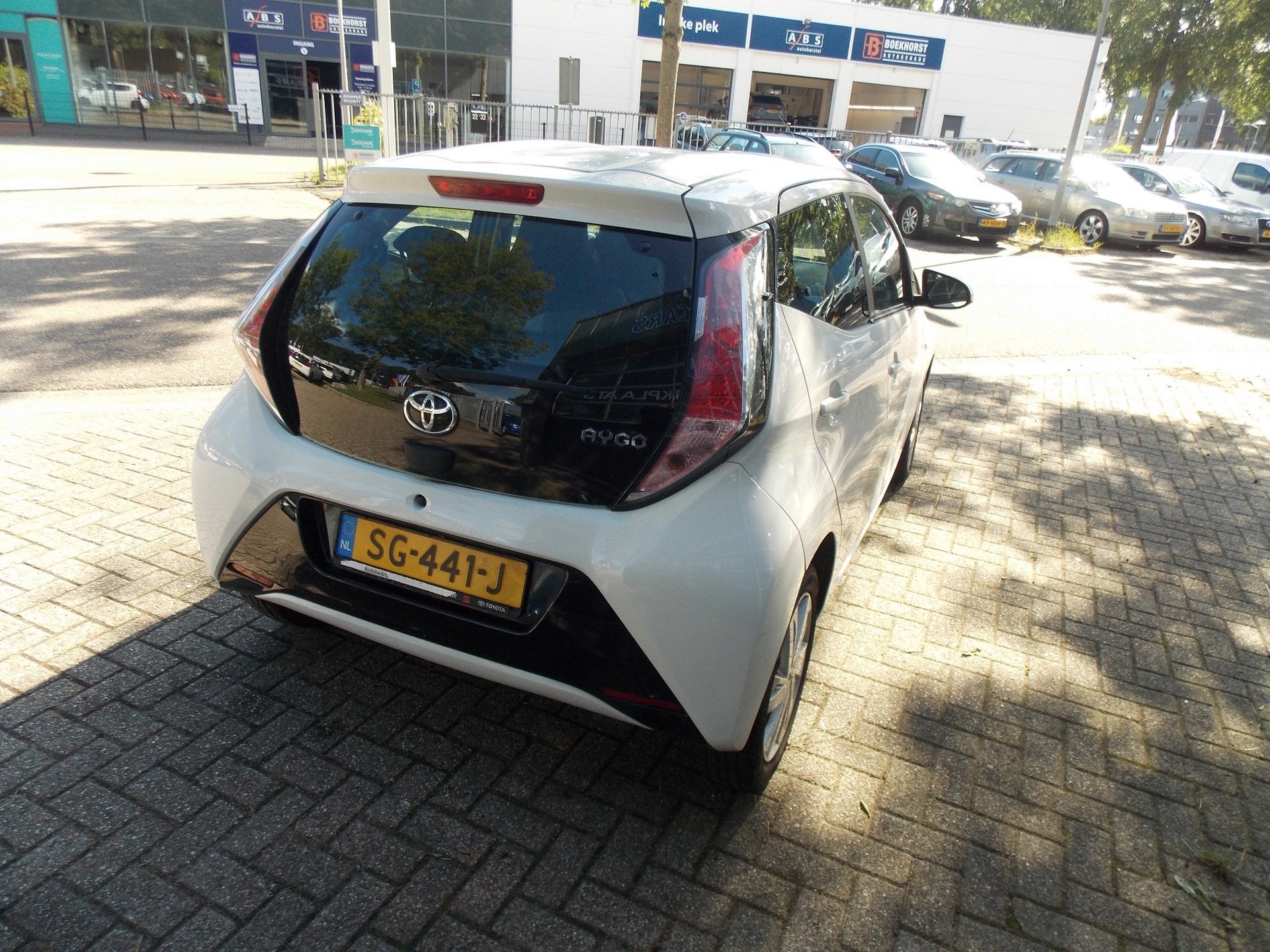 Toyota Aygo 1.0 VVT-i x-now Camera Airco Elek Pakket 5Deurs, Auto's, Voorwielaandrijving, Gebruikt, Euro 6, Wit