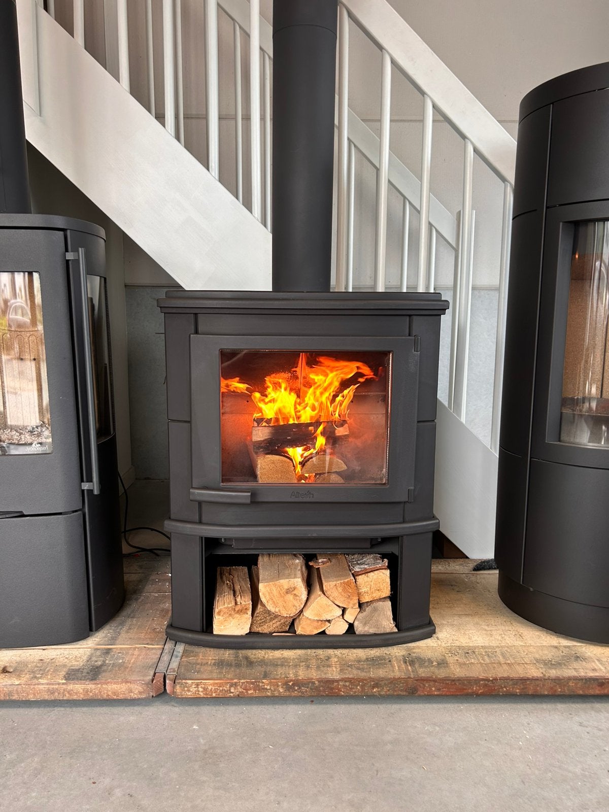 Altech Grande Nobles Depot zwart showmodel, Ophalen, Zo goed als nieuw, Hout, Houtkachel