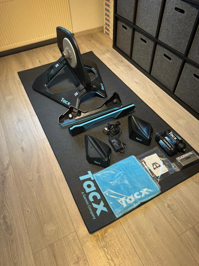 Complete Tacx Neo 2T Smart Trainer Set + Motion Plates, Sport en Fitness, Ophalen, Zo goed als nieuw, Overige typen