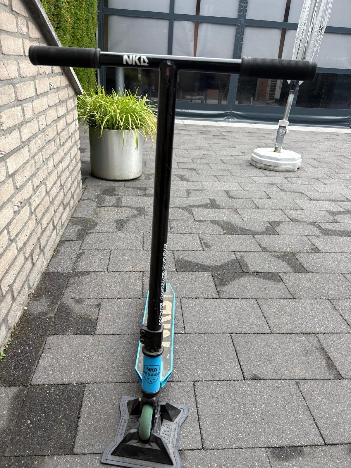 NKD Next Gen Step, skate ramp & NKX Brain Saver helm M, Ophalen, Gebruikt, Gewone step