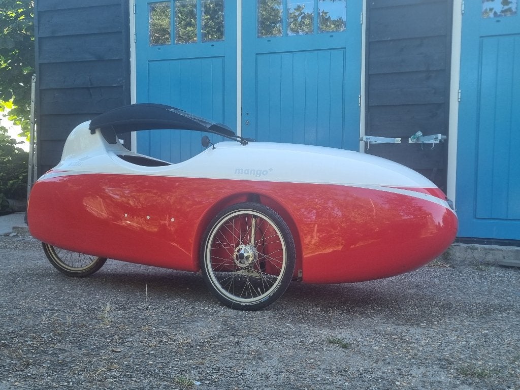 Mango+ Velomobiel - Rood/Wit, Ophalen, Bovenstuur, Cabine, Trommelrem