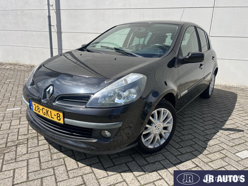 Renault Clio 1.2 TCE Rip Curl, Gebruikt, Zwart, 4 cilinders, Zwart