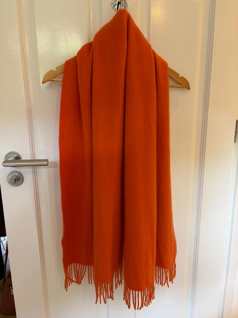 Oranje Sjaal - Part Two, 100% wol, Kleding | Dames, Ophalen of Verzenden, Nieuw, Maat 42/44 (L), Sjaal